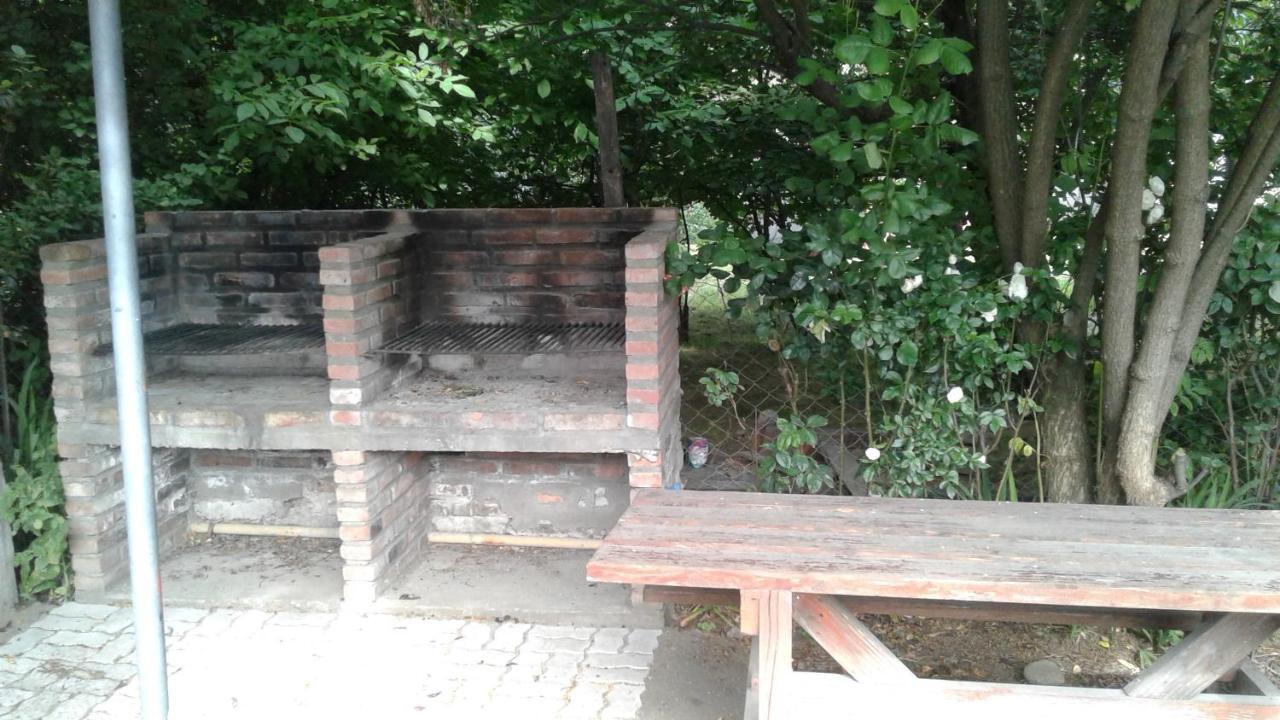 Montes *